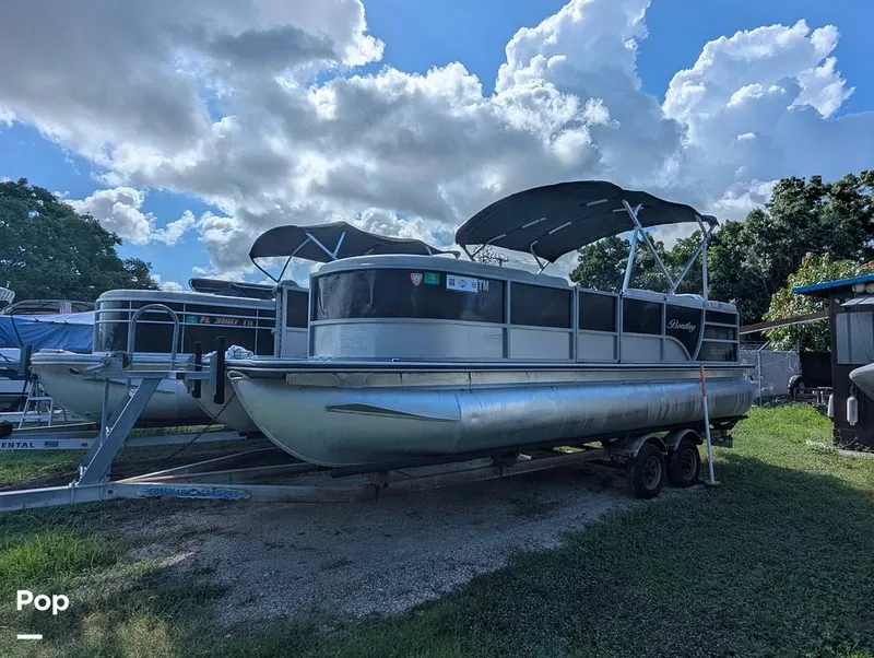 Slide: The Image of Bentley Pontoons 220 Cruise 2020 - 16695879