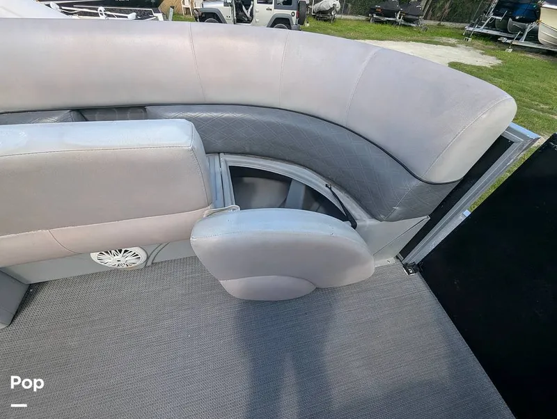 Slide: The Image of Bentley Pontoons 220 Cruise 2020 - 16695917