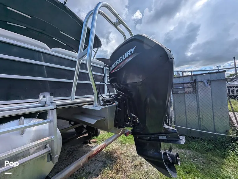 Slide: The Image of Bentley Pontoons 220 Cruise 2020 - 16695950