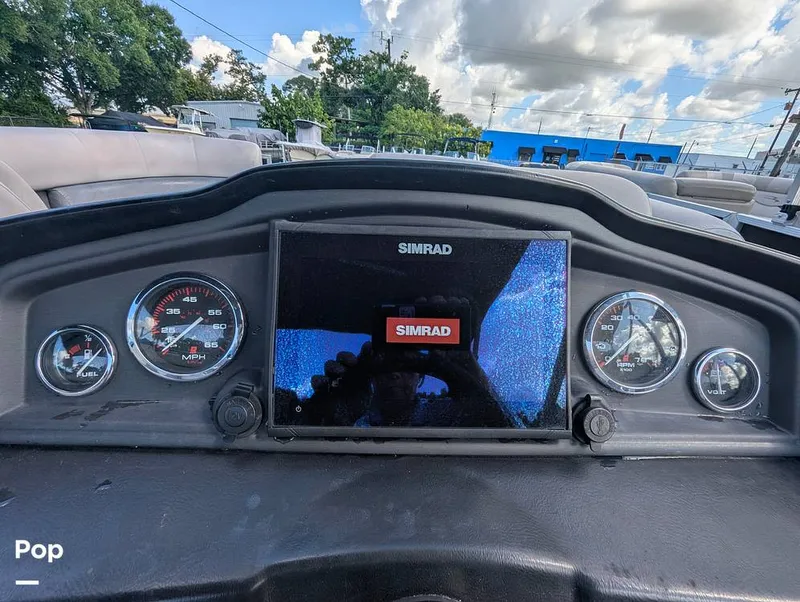 Slide: The Image of Bentley Pontoons 220 Cruise 2020 - 16695893