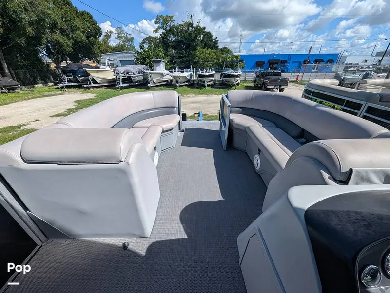 Slide: The Image of Bentley Pontoons 220 Cruise 2020 - 16695886