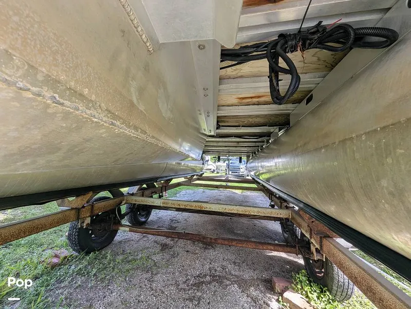 Slide: The Image of Bentley Pontoons 220 Cruise 2020 - 16695955