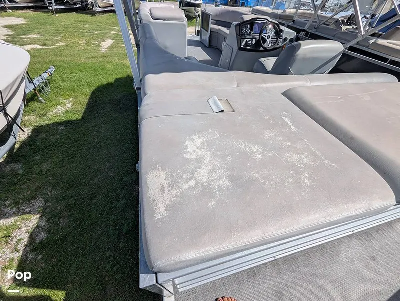 Slide: The Image of Bentley Pontoons 220 Cruise 2020 - 16695935