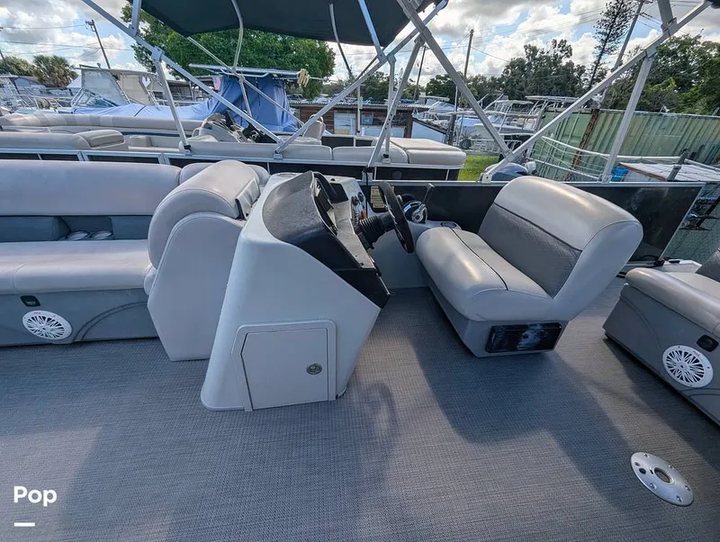 Slide: The Image of Bentley Pontoons 220 Cruise 2020 - 16695899