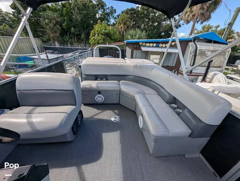 Slide: The Image of Bentley Pontoons 220 Cruise 2020 - 16695924