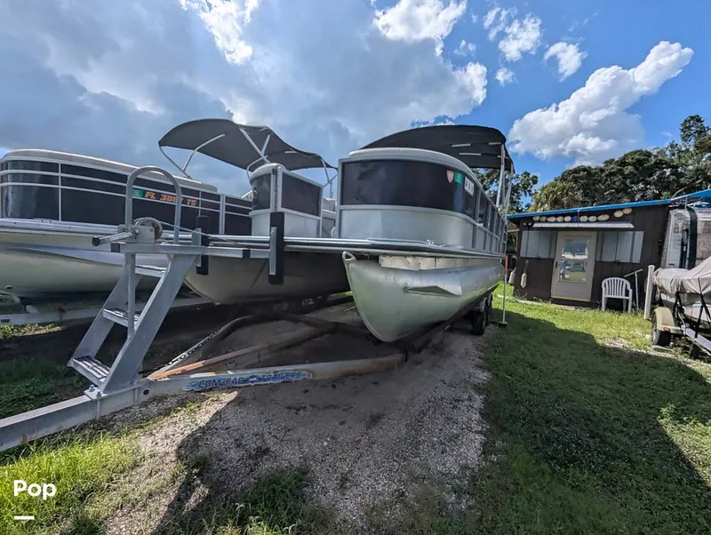 Slide: The Image of Bentley Pontoons 220 Cruise 2020 - 16695969