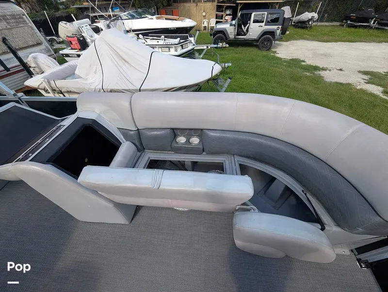 Slide: The Image of Bentley Pontoons 220 Cruise 2020 - 16695916
