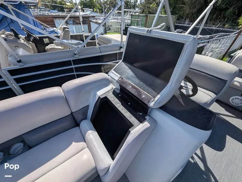 Slide: The Image of Bentley Pontoons 220 Cruise 2020 - 16695904