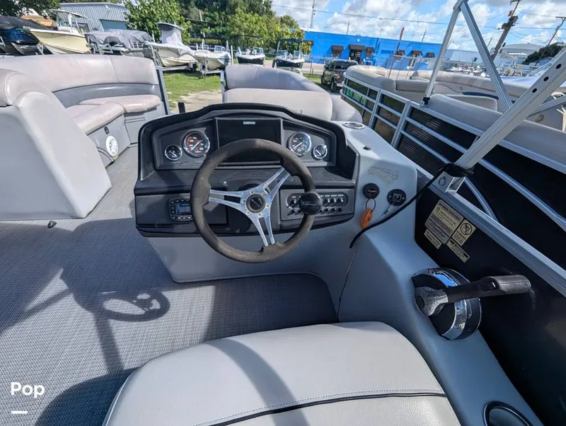Slide: The Image of Bentley Pontoons 220 Cruise 2020 - 16695883