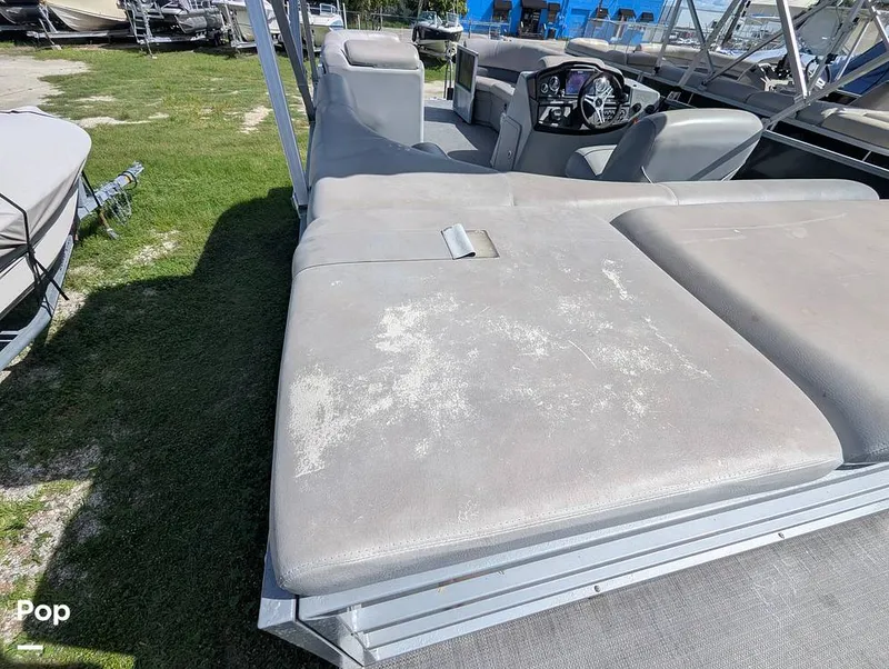 Slide: The Image of Bentley Pontoons 220 Cruise 2020 - 16695936