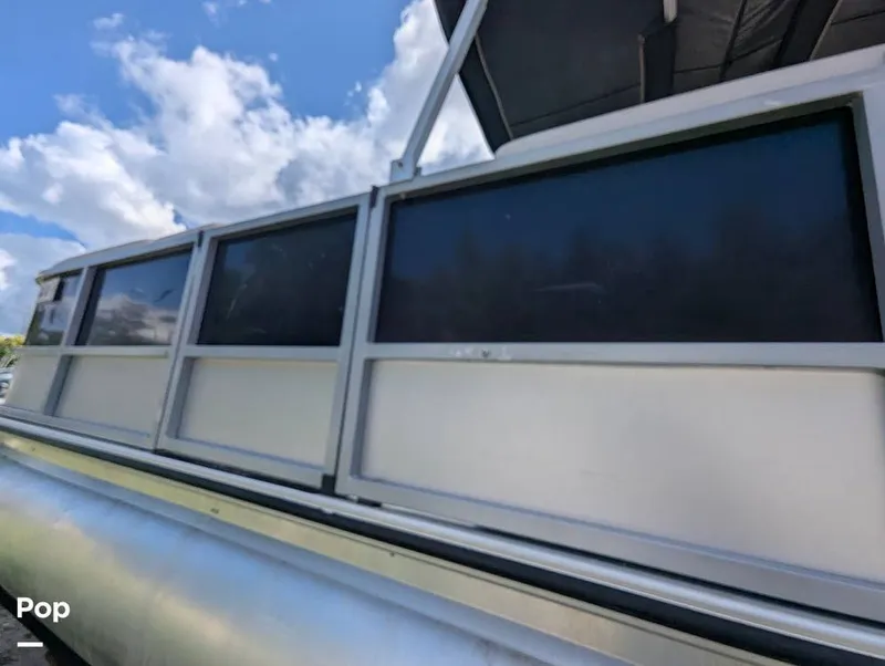 Slide: The Image of Bentley Pontoons 220 Cruise 2020 - 16695978