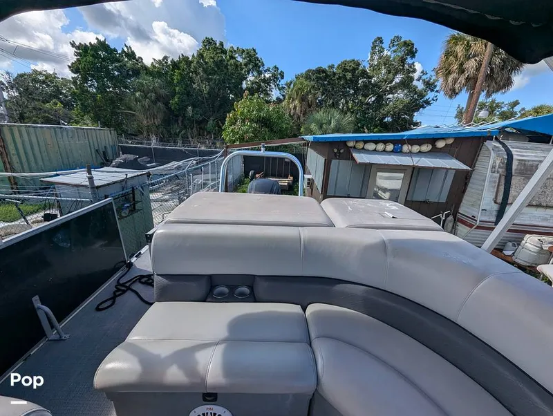 Slide: The Image of Bentley Pontoons 220 Cruise 2020 - 16695881