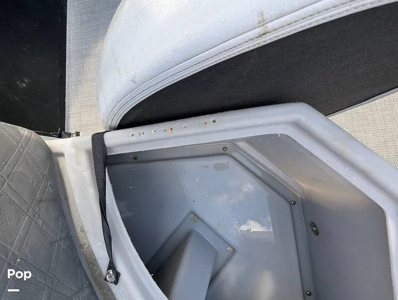 Slide: The Image of Bentley Pontoons 220 Cruise 2020 - 16695918