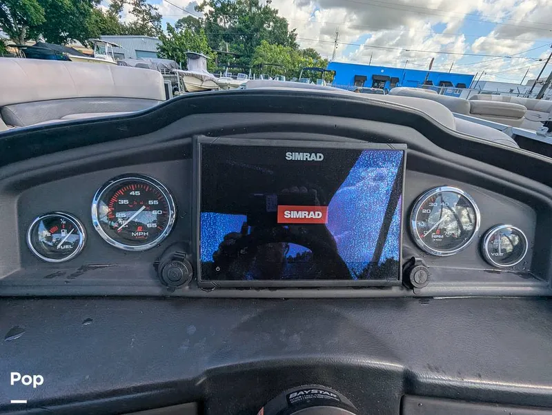 Slide: The Image of Bentley Pontoons 220 Cruise 2020 - 16695892
