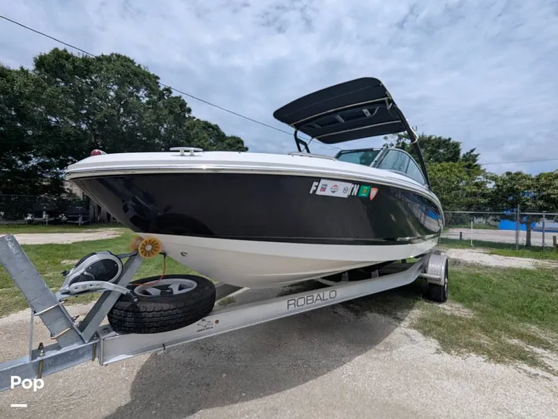 Slide: The Image of Chaparral H2O 21 Deluxe 2017 - 16674383