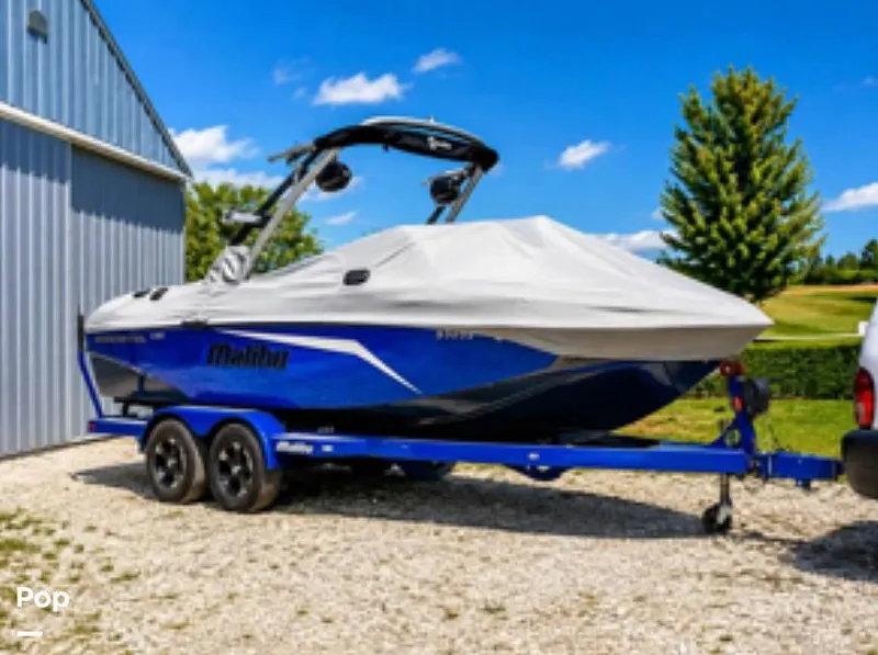 Slide: The Image of Malibu VLX 21 Wakesetter 2019 - 16687254