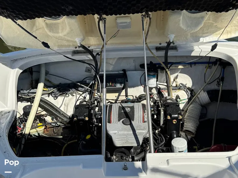 Slide: The Image of Crownline Boats 260 LS 2009 - 16722927
