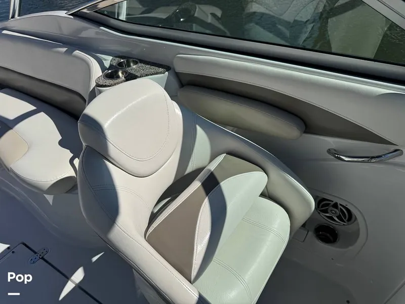 Slide: The Image of Crownline Boats 260 LS 2009 - 16722851
