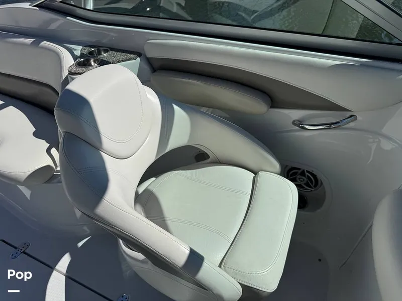 Slide: The Image of Crownline Boats 260 LS 2009 - 16722837