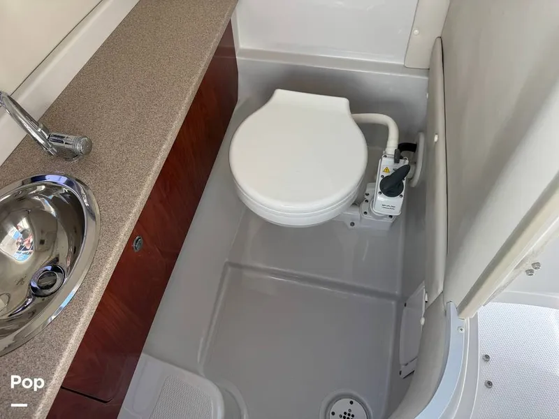 Slide: The Image of Crownline Boats 260 LS 2009 - 16722802