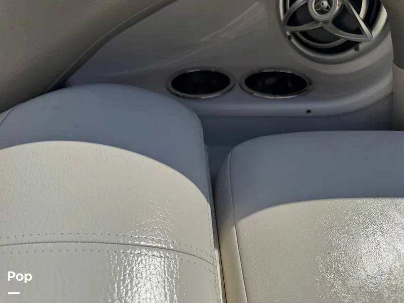 Slide: The Image of Crownline Boats 260 LS 2009 - 16722836