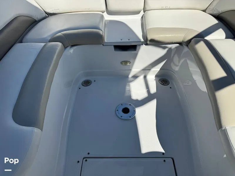 Slide: The Image of Crownline Boats 260 LS 2009 - 16722919