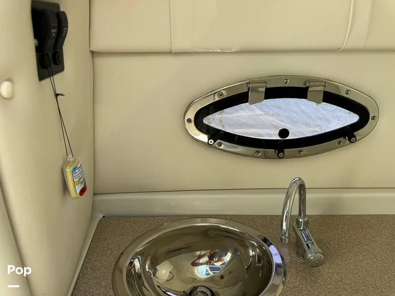 Slide: The Image of Crownline Boats 260 LS 2009 - 16722832