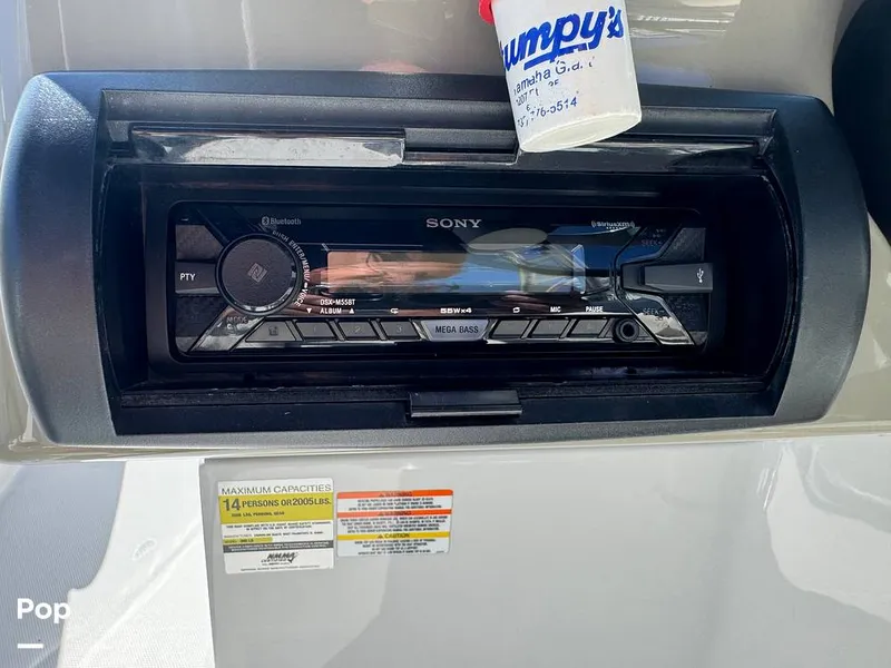 Slide: The Image of Crownline Boats 260 LS 2009 - 16722935