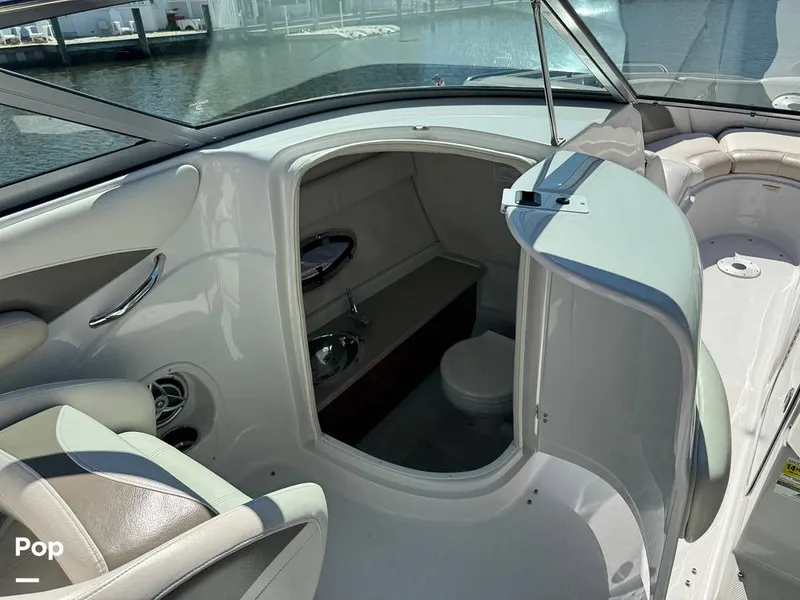 Slide: The Image of Crownline Boats 260 LS 2009 - 16722819