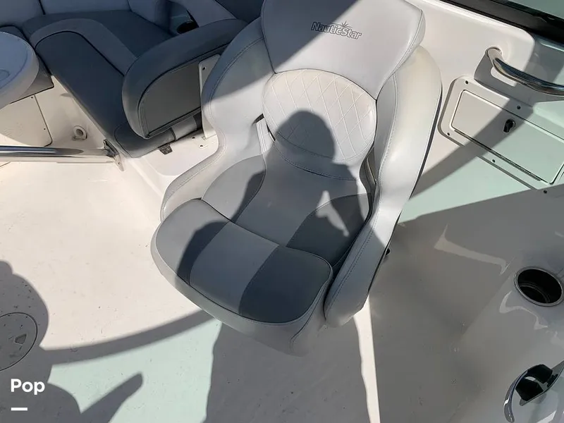 Slide: The Image of NauticStar 243DC 2022 - 16662482