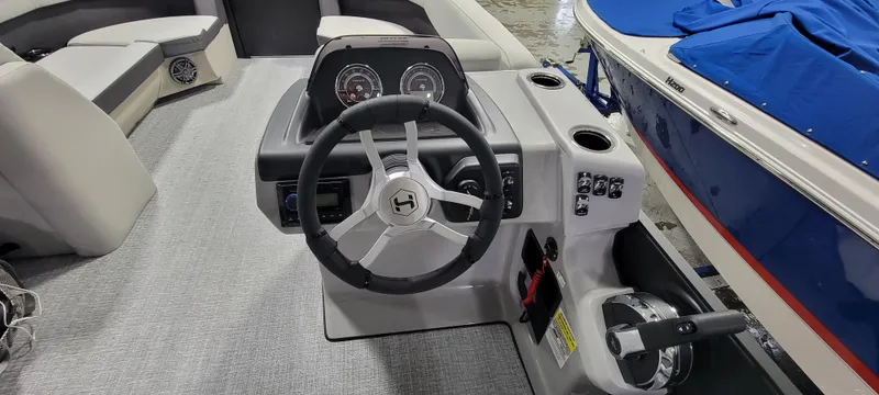 Slide: The Image of Harris 230 Cruiser 2025 - 2