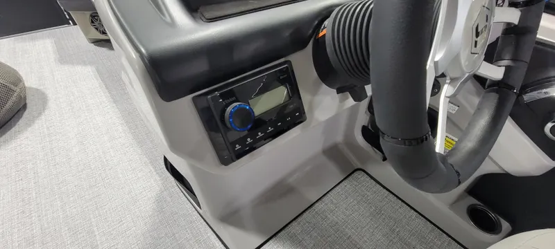 Slide: The Image of Harris 230 Cruiser 2025 - 3