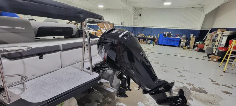 Slide: The Image of Harris 230 Cruiser 2025 - 7