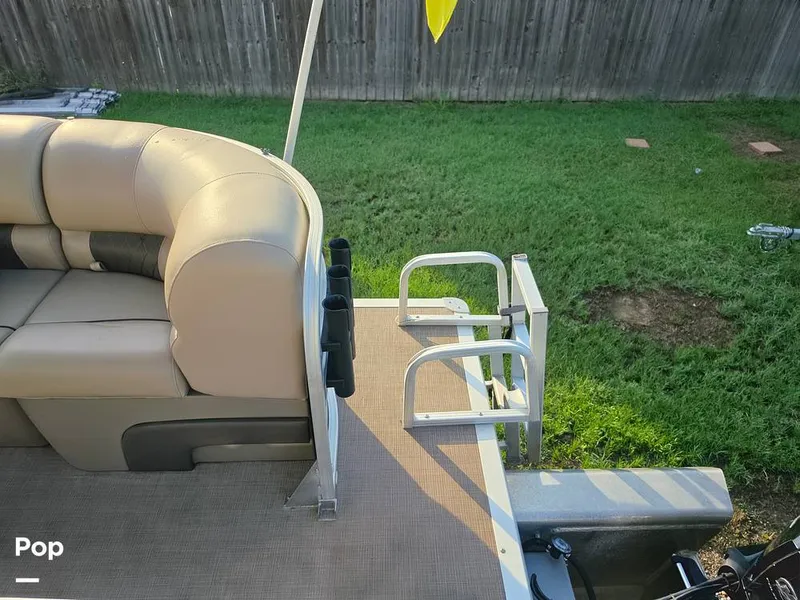 Slide: The Image of Sun Tracker Party Barge 24 XP3 2021 - 16714728