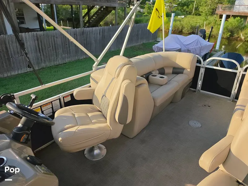 Slide: The Image of Sun Tracker Party Barge 24 XP3 2021 - 16714695