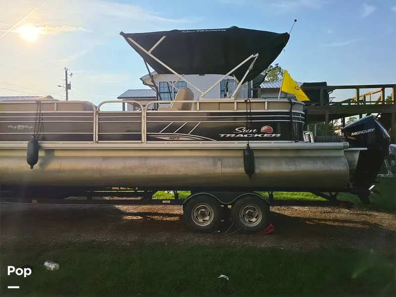 Slide: The Image of Sun Tracker Party Barge 24 XP3 2021 - 16714676