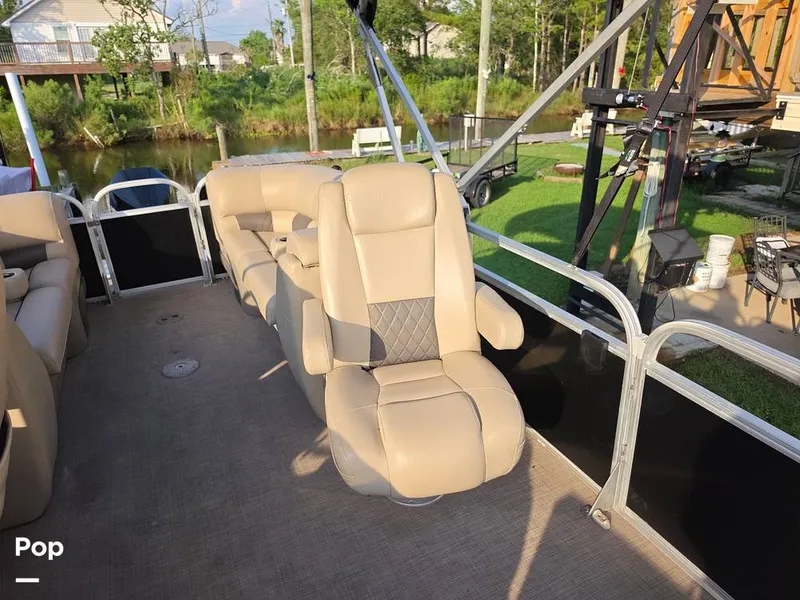 Slide: The Image of Sun Tracker Party Barge 24 XP3 2021 - 16714703