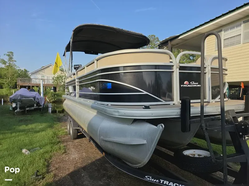 Slide: The Image of Sun Tracker Party Barge 24 XP3 2021 - 16714671