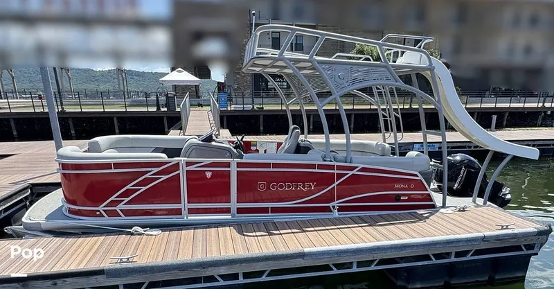 Slide: The Image of Godfrey Monaco Sundecker w Slide 2025 - 16668931