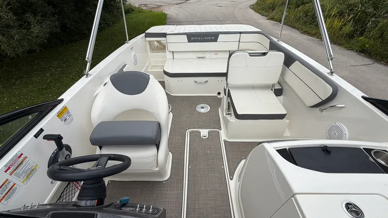 Slide: The Image of Bayliner VR6 2018 - 30