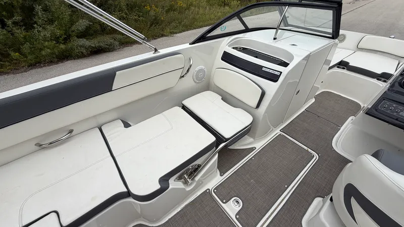 Slide: The Image of Bayliner VR6 2018 - 33