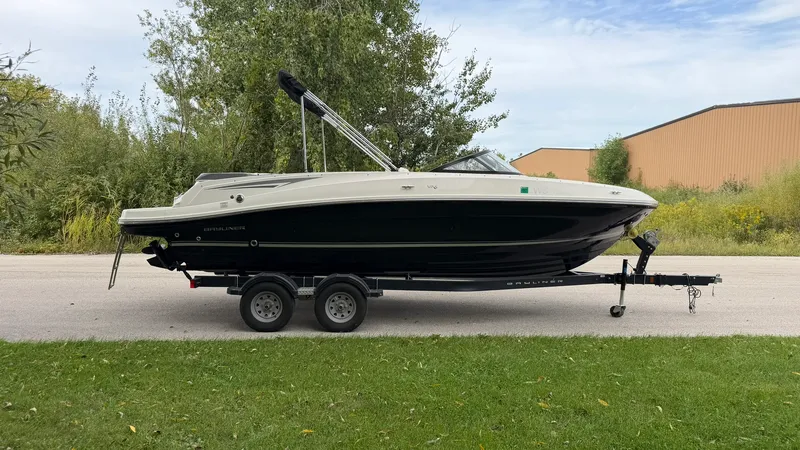Slide: The Image of Bayliner VR6 2018 - 5