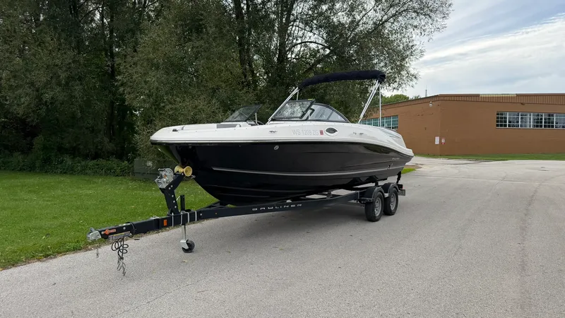 Slide: The Image of Bayliner VR6 2018 - 1