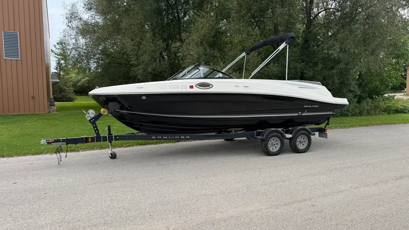 The Image of Bayliner VR6 2018 - 0