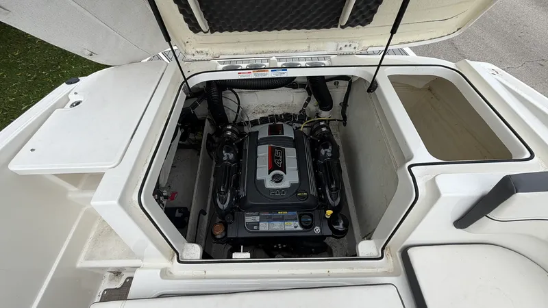 Slide: The Image of Bayliner VR6 2018 - 29