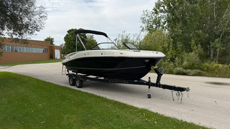 Slide: The Image of Bayliner VR6 2018 - 8