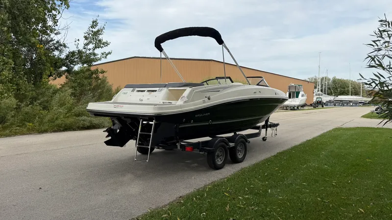 Slide: The Image of Bayliner VR6 2018 - 7