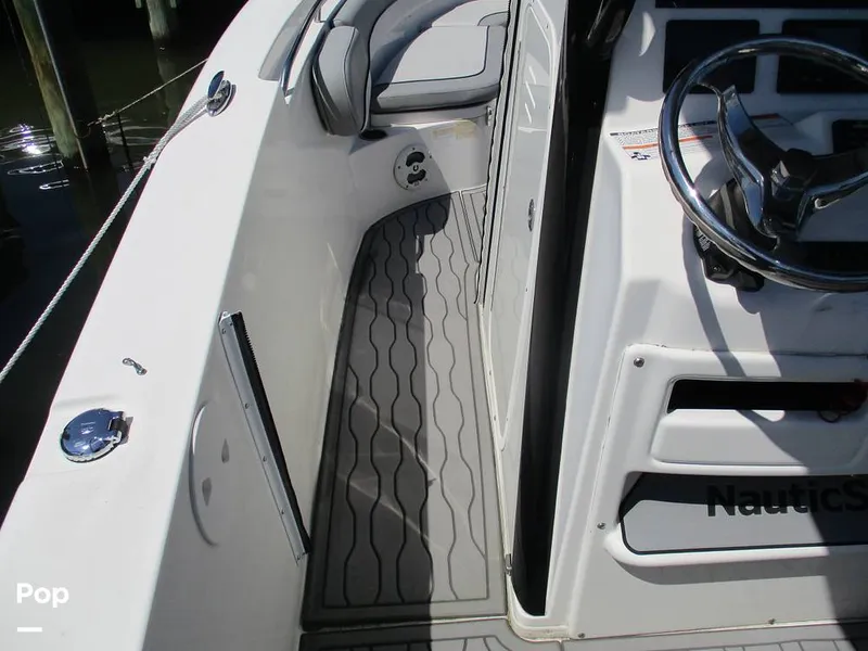 Slide: The Image of NauticStar 2602 LEGACY 2022 - 16667044