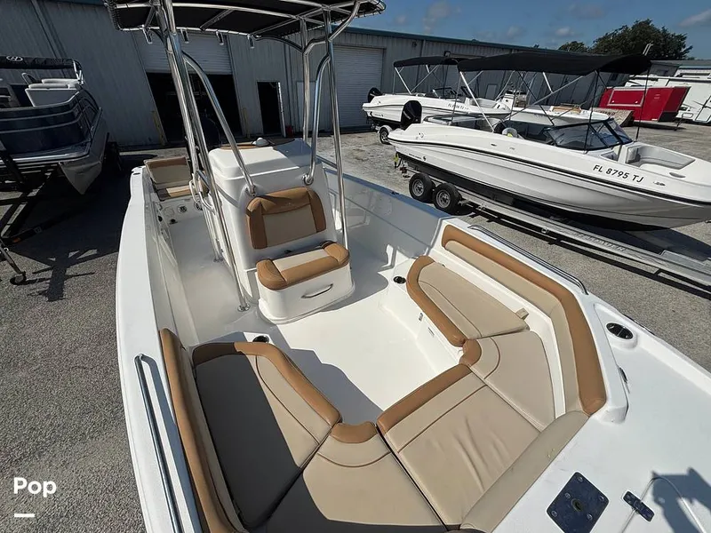 Slide: The Image of NauticStar 231 Hyrid 2023 - 16677460