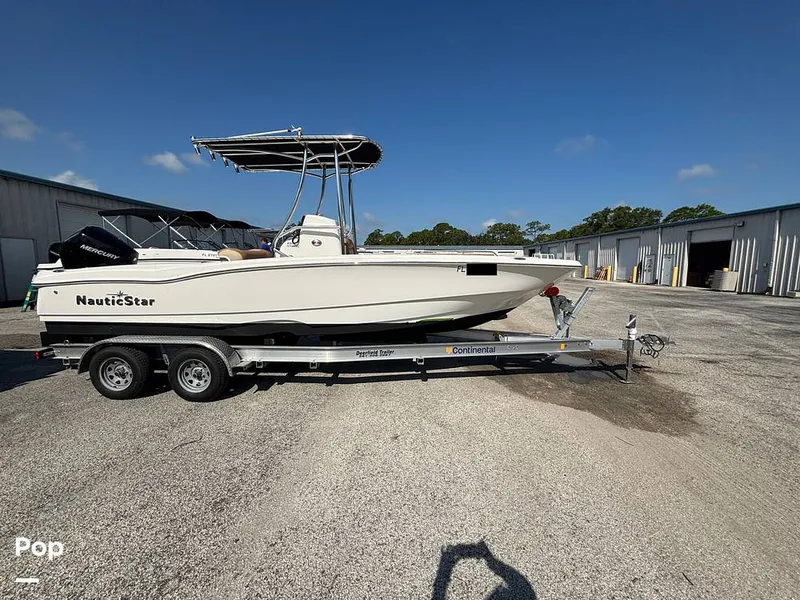 Slide: The Image of NauticStar 231 Hyrid 2023 - 16677409